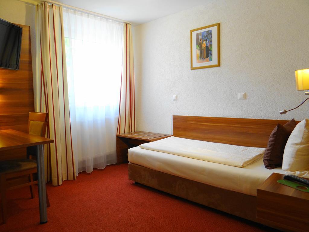 Hotel Schuetzenhof Spa Garden Buerstadt Екстер'єр фото