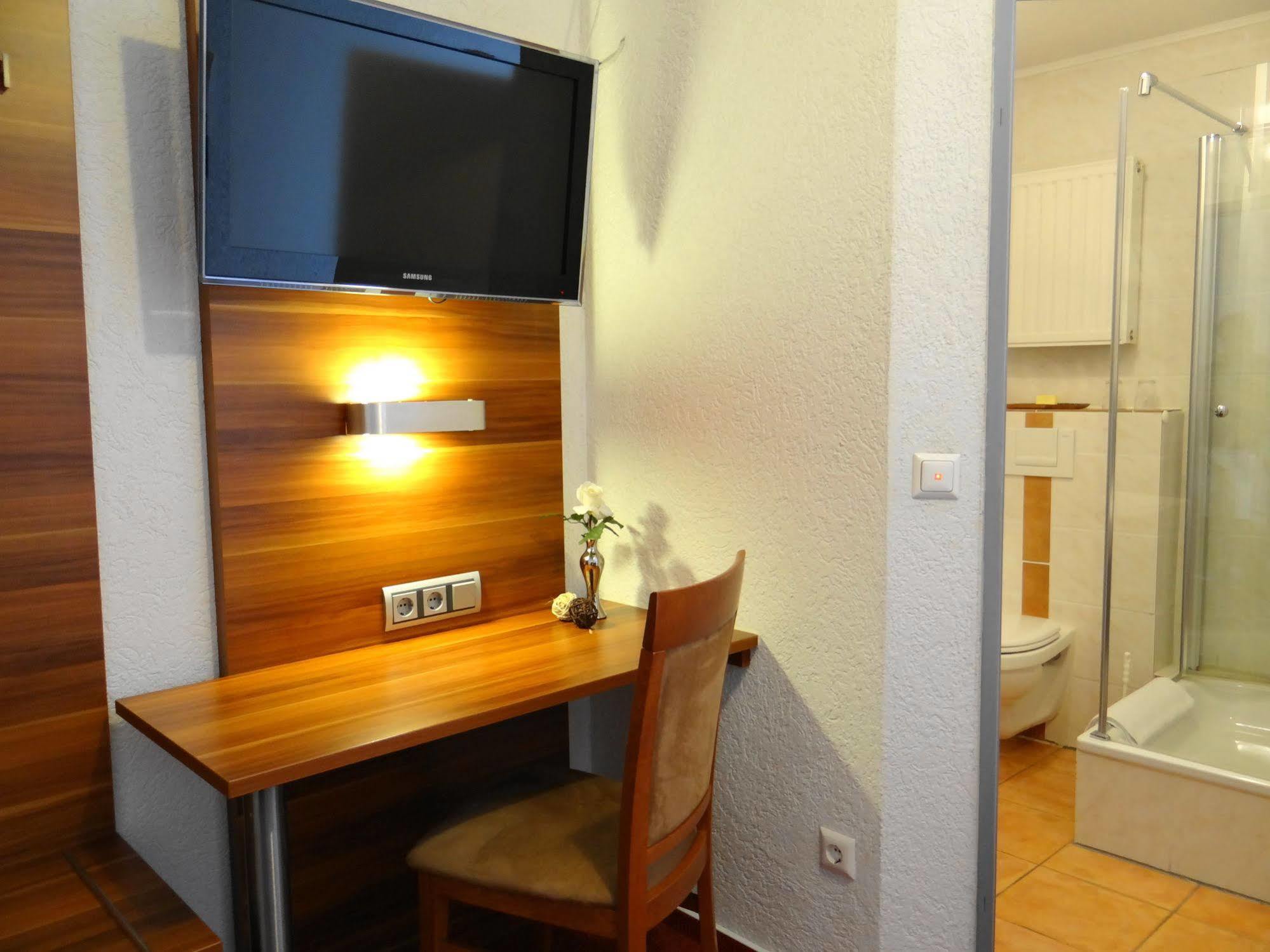 Hotel Schuetzenhof Spa Garden Buerstadt Екстер'єр фото